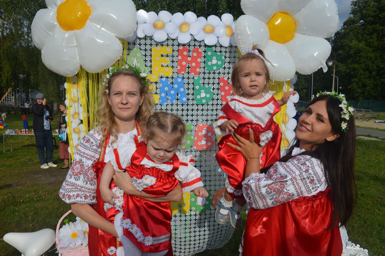 Шатура, центральный парк, День семьи любви и верности, Ирина Ваврик