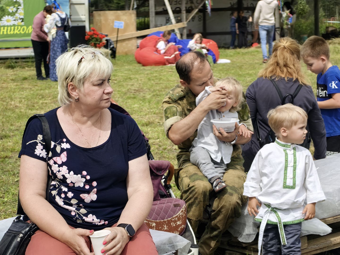 Фестиваль, полевая кухня, каша, чай, храм