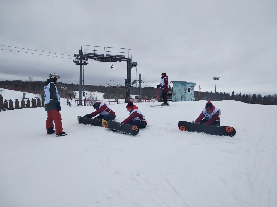 Дмитров, Горнолыжная школа