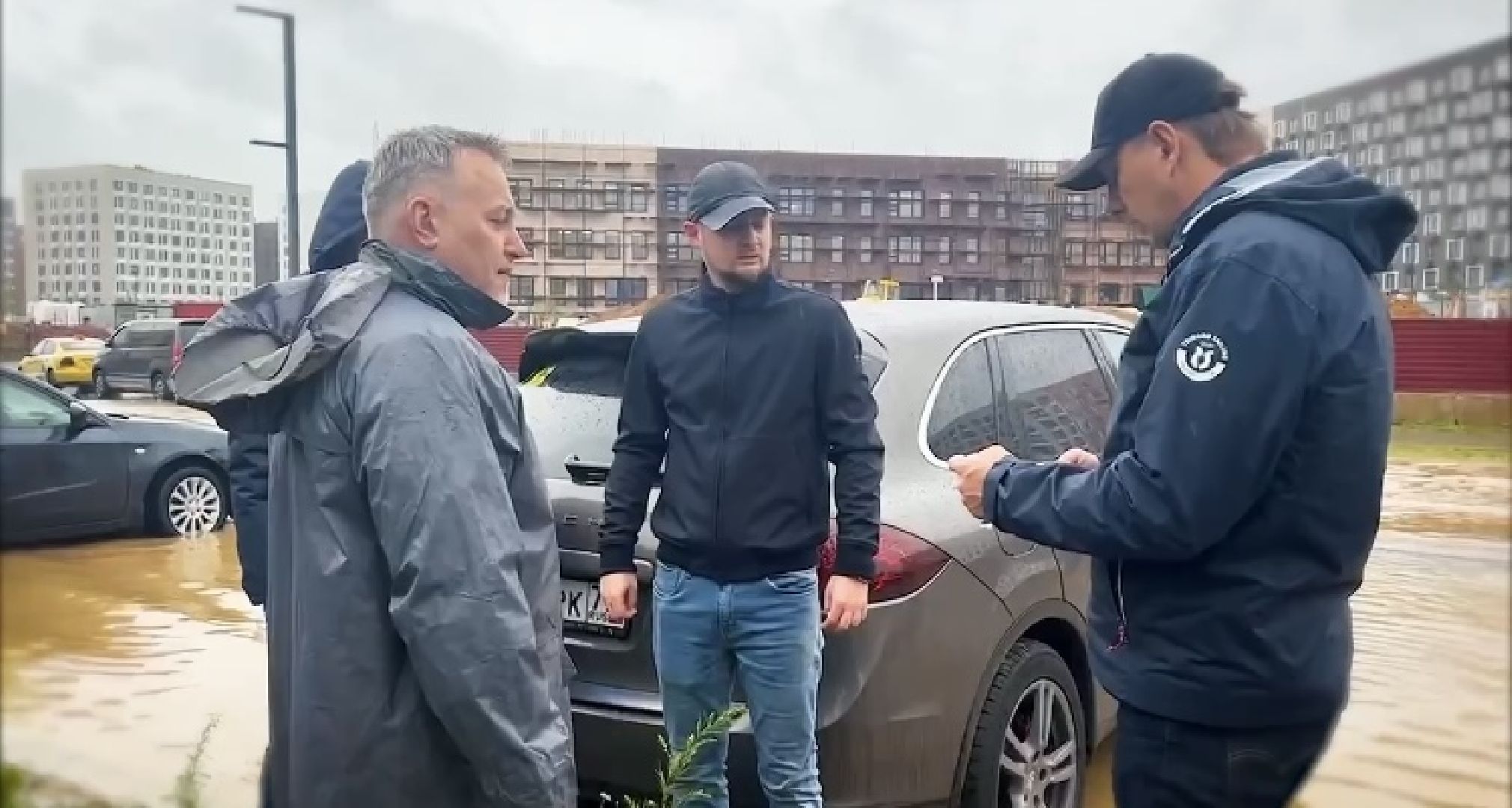 Дождь, потоп в Красногорске, Подмосковье,ЧП,летние дожди, дождь, ливень,люди