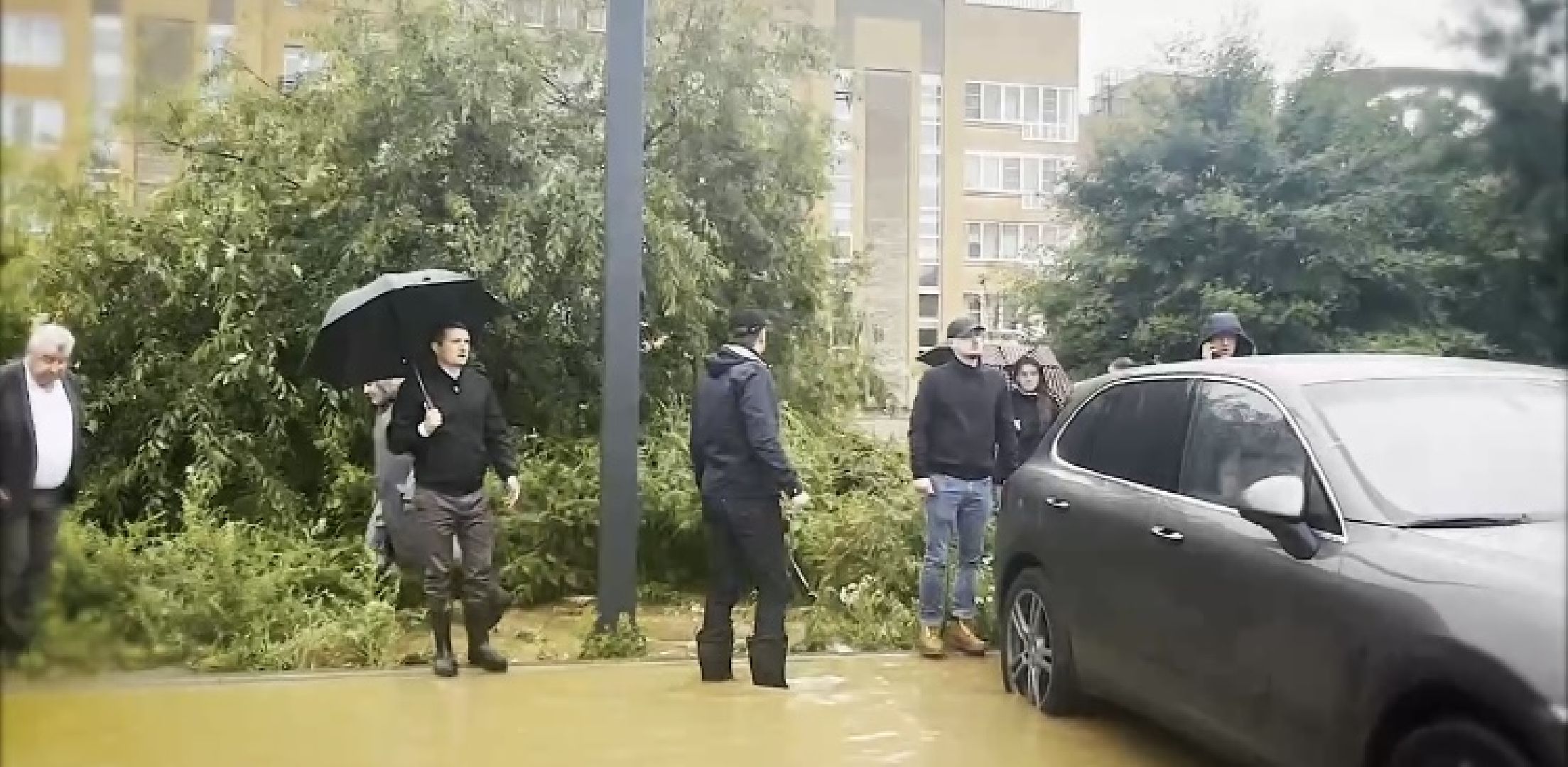 Дождь, потоп в Красногорске, Подмосковье,ЧП,летние дожди, дождь, ливень,люди