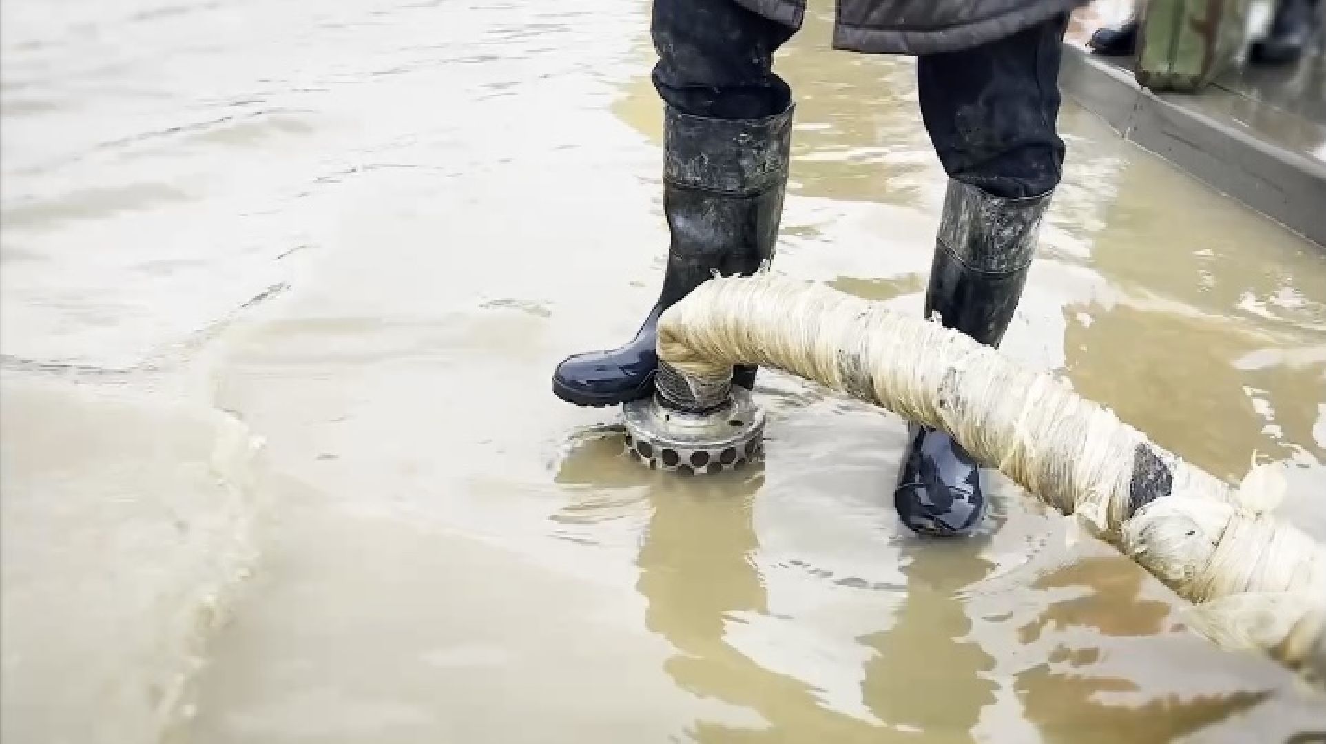 Дождь, потоп в Красногорске, Подмосковье,ЧП,летние дожди, дождь, ливень,люди