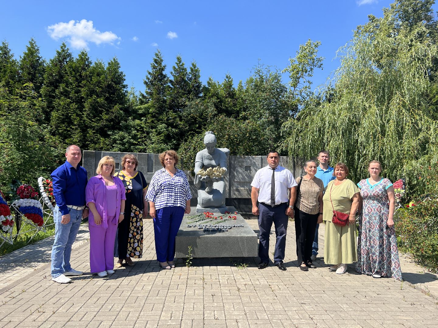 Химки, Сходня, монумент, памятник, Скорбящая мать, Сталинградская битва, Великая Отечественная война