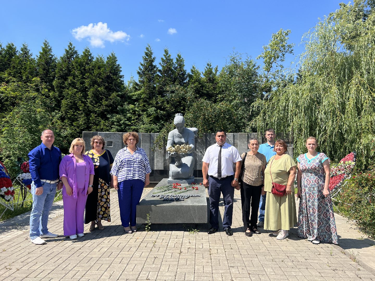 Химки, Сходня, монумент, памятник, Скорбящая мать, Сталинградская битва, Великая Отечественная война