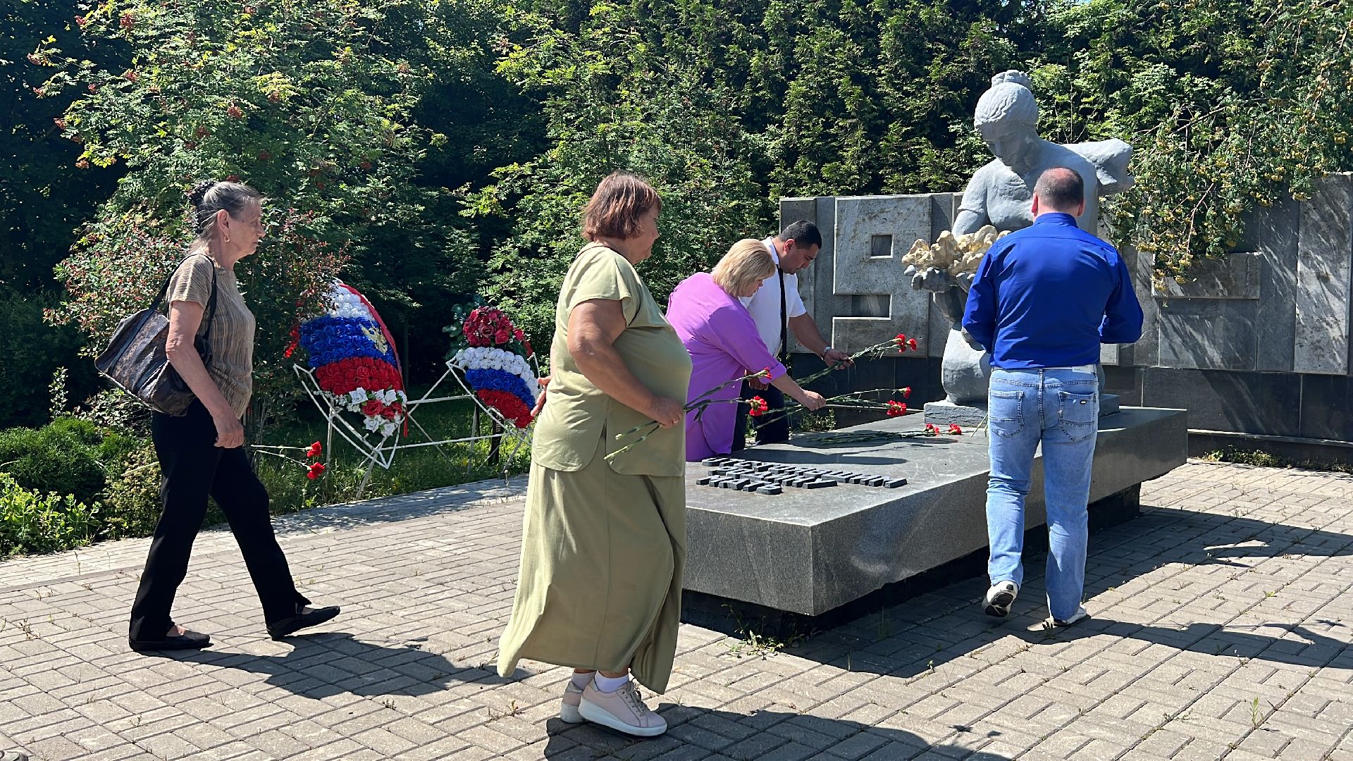 Химки, Сходня, монумент, памятник, Скорбящая мать, Сталинградская битва, Великая Отечественная война