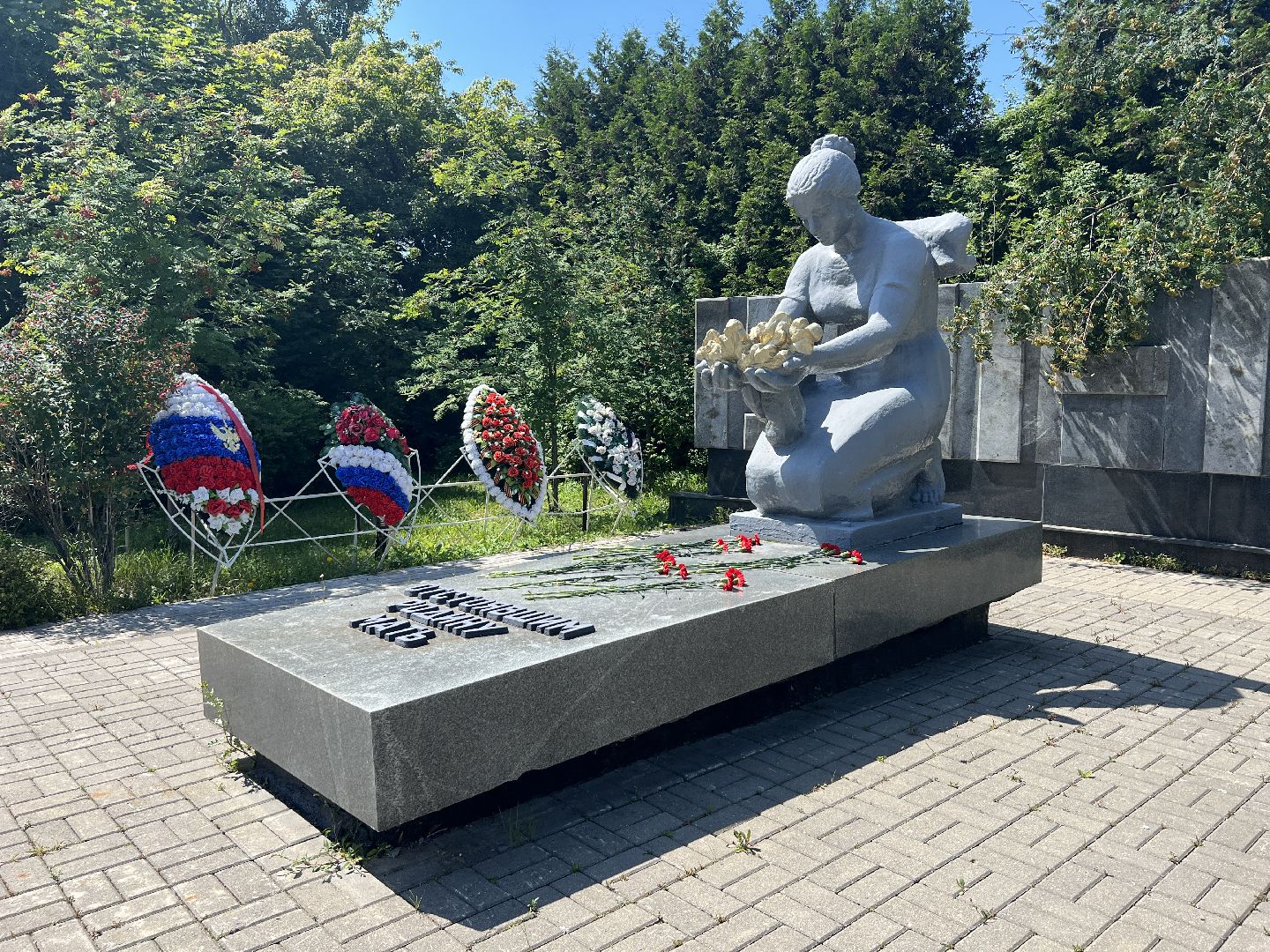 Химки, Сходня, монумент, памятник, Скорбящая мать, Сталинградская битва, Великая Отечественная война