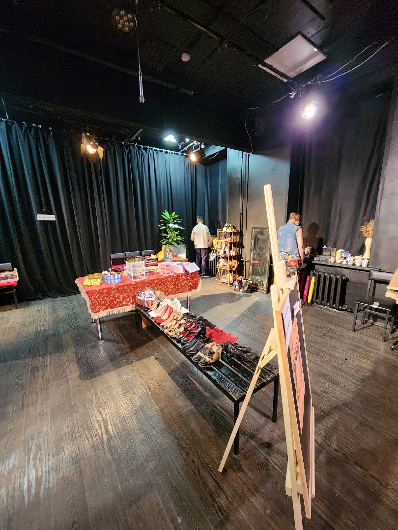 Долгопрудный, театр, распродажа, барахолка, благотворительность, реквизит