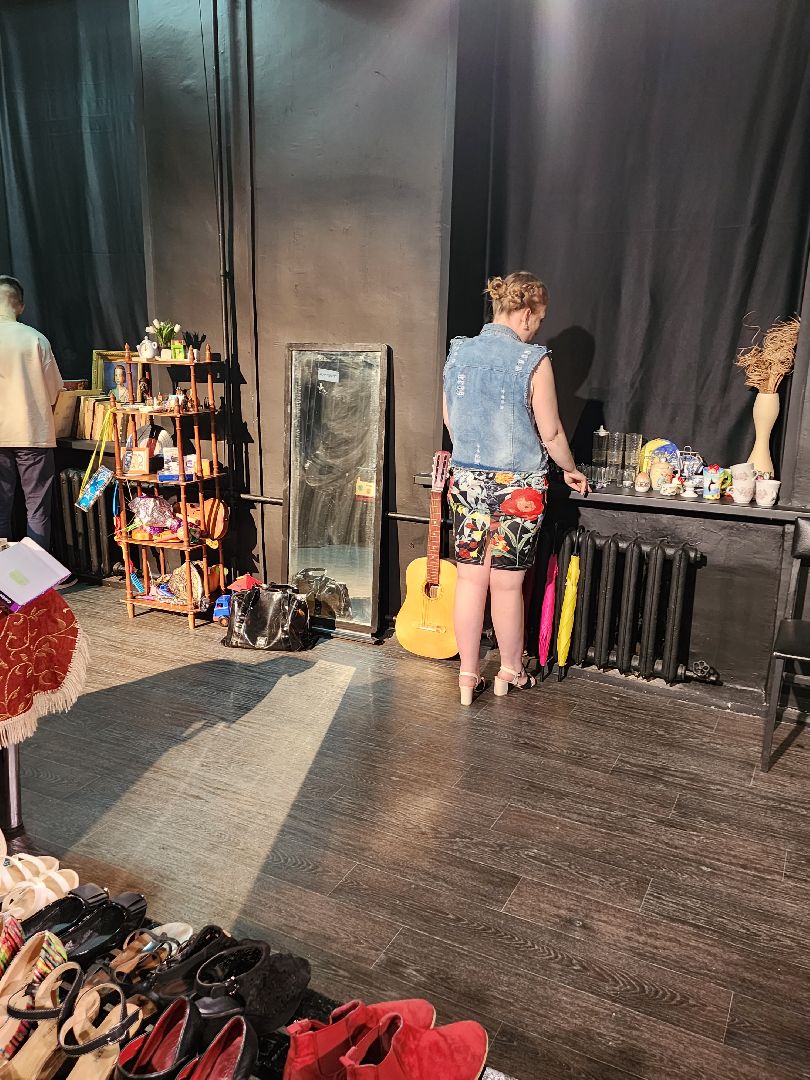 Долгопрудный, театр, распродажа, барахолка, благотворительность, реквизит