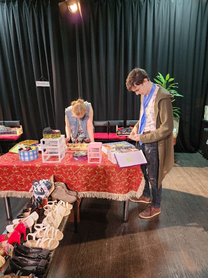 Долгопрудный, театр, распродажа, барахолка, благотворительность, реквизит