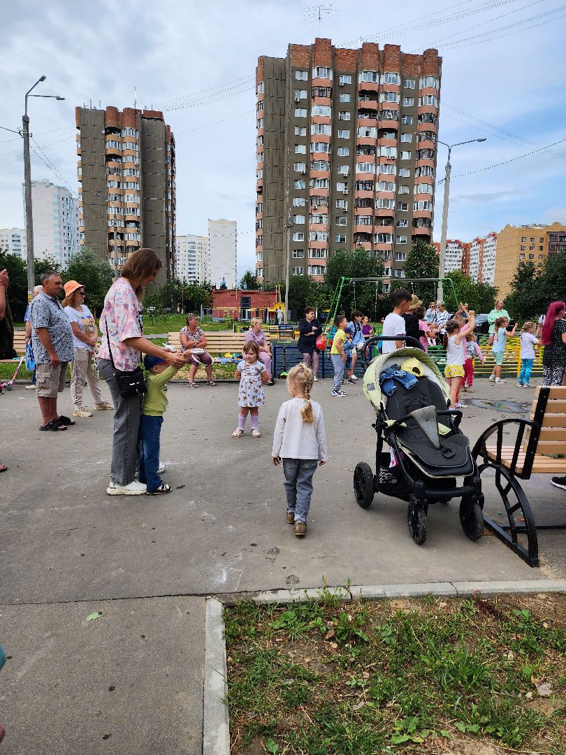 день двора, праздник двора, двор, дети, благоустройство, депутат, серпухов, ивановские дворики, улица юбилейная,