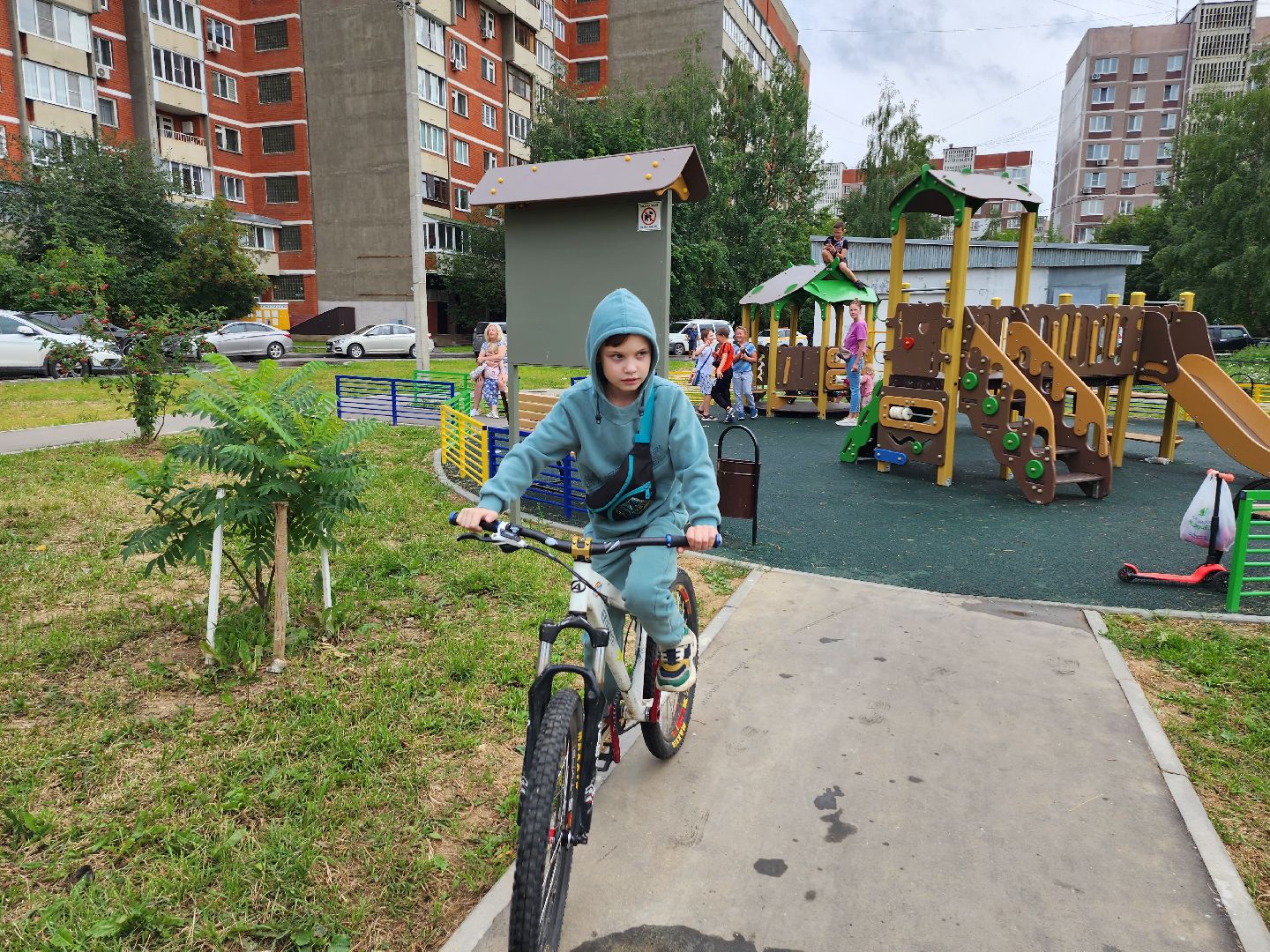 день двора, праздник двора, двор, дети, благоустройство, депутат, серпухов, ивановские дворики, улица юбилейная,