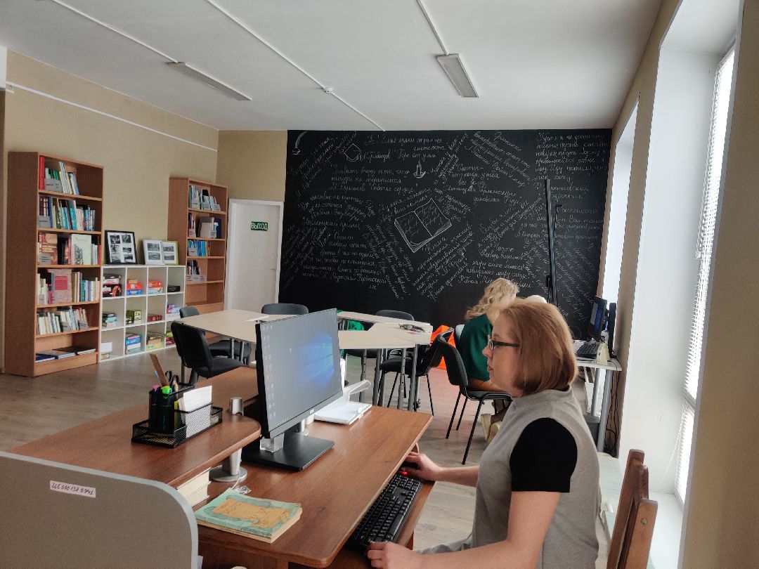 Красноармейск, библиотека, ремонт, читальный зал, новый сотрудник