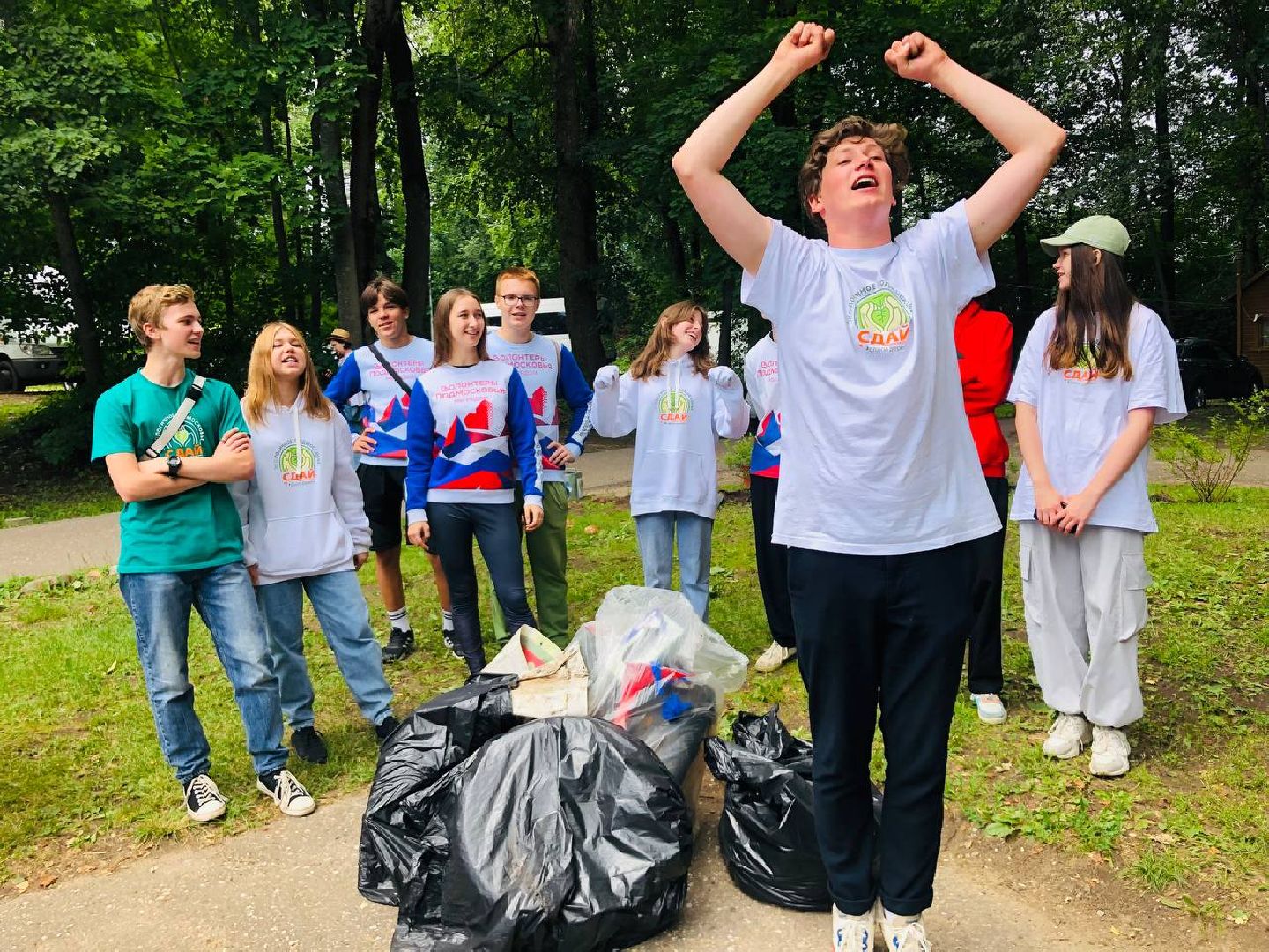 Руза, волонтеры, субботник, высадка саженцев, 1000-й саженец, экология