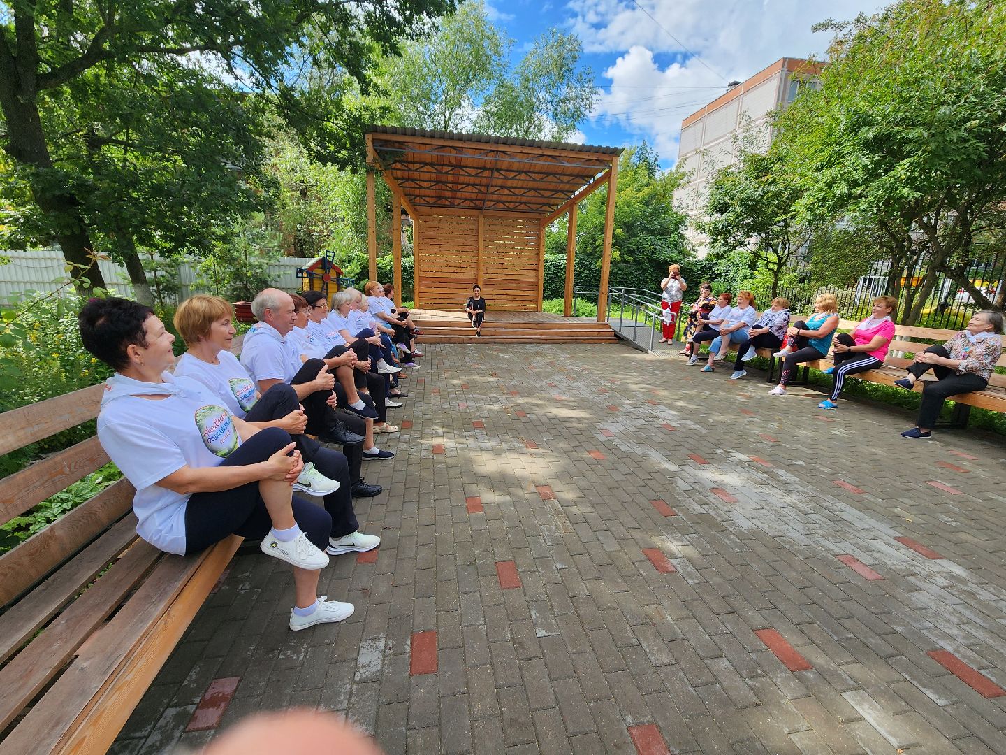 активное долголетие, центр серпуховский, серпухов, дыхательная гимнастика, двор, долголеты,
