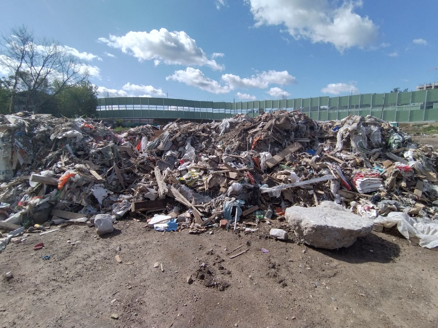 Экология, Мусор в центральном парке, безопасный регион