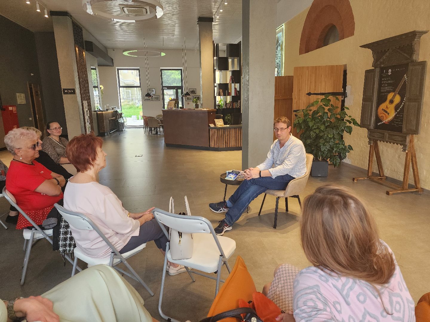 Звенигород, культура, Звенигородской Манеж, литература, современные авторы