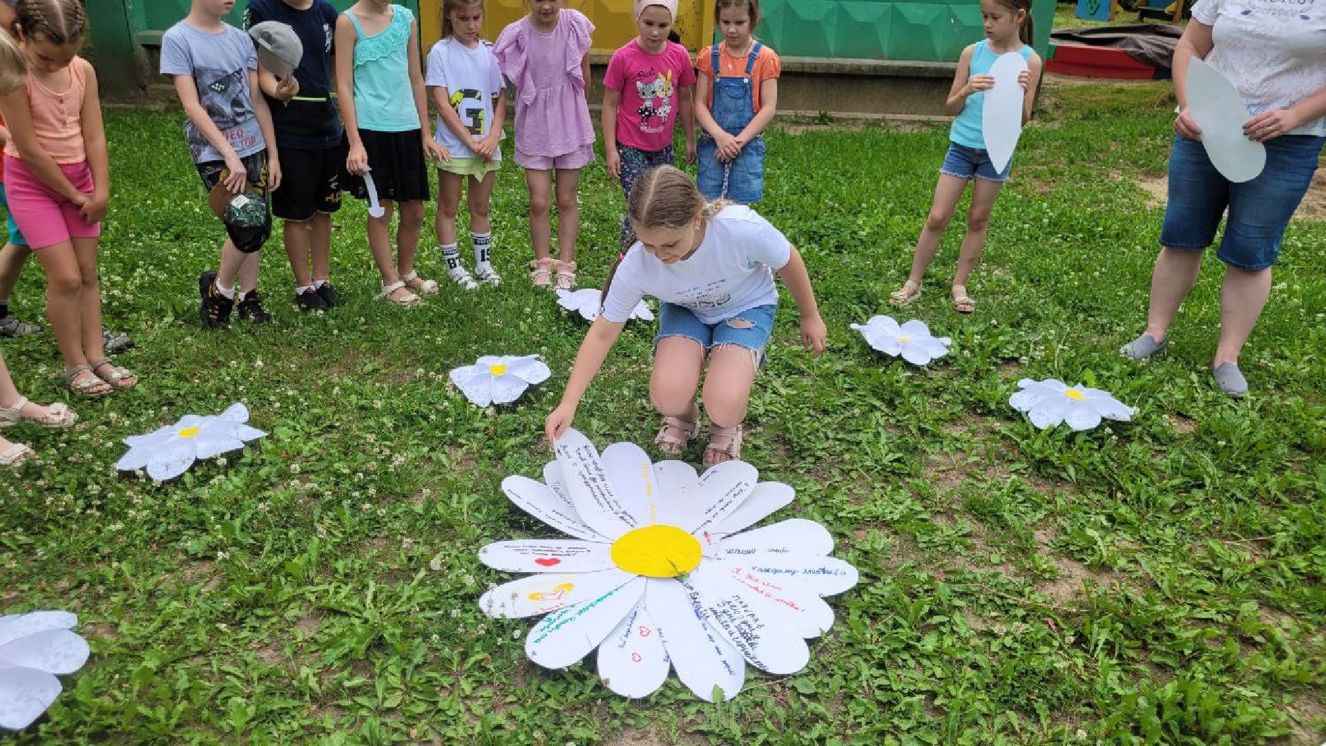 дети; семья; ценности; лагерь; видное