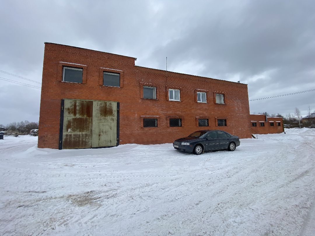 Шаховская, Завод, Промышленность