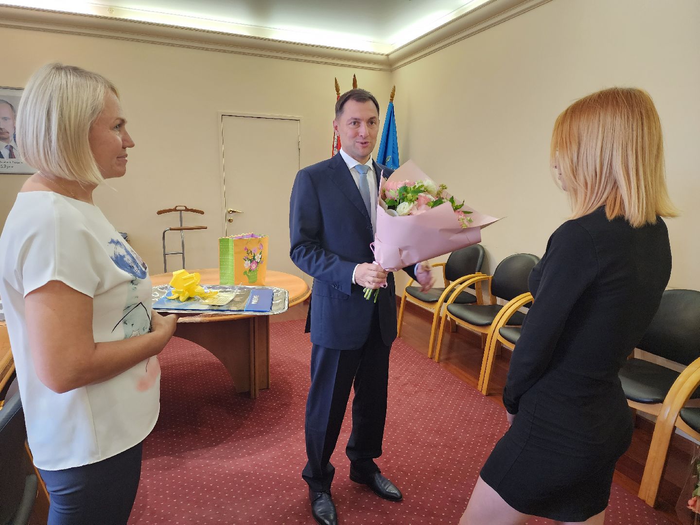 Раменское, общество, вручение ключей от квартиры девочке-сироте