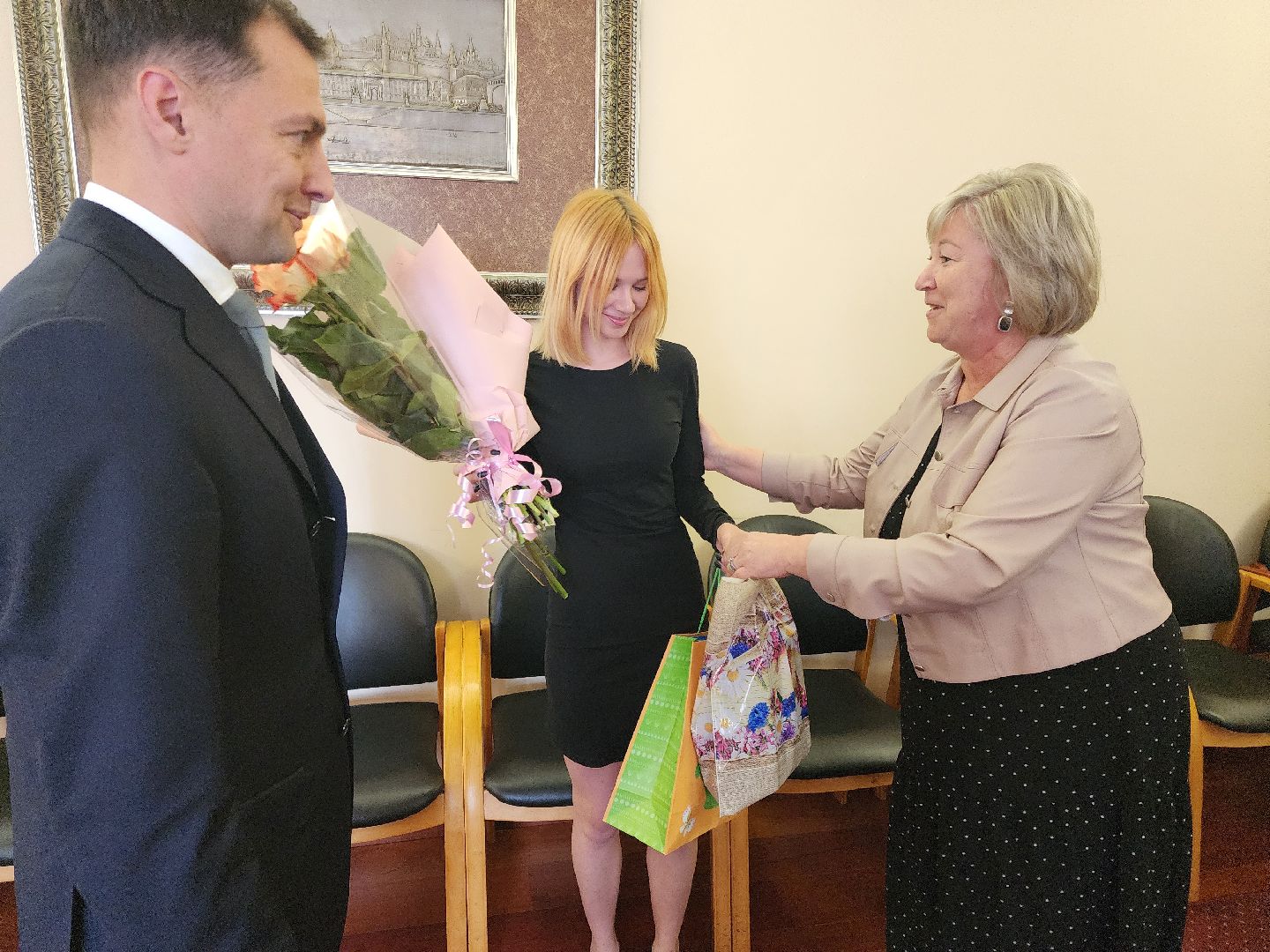 Раменское, общество, вручение ключей от квартиры девочке-сироте