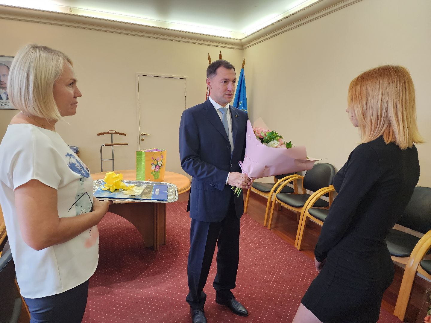 Раменское, общество, вручение ключей от квартиры девочке-сироте