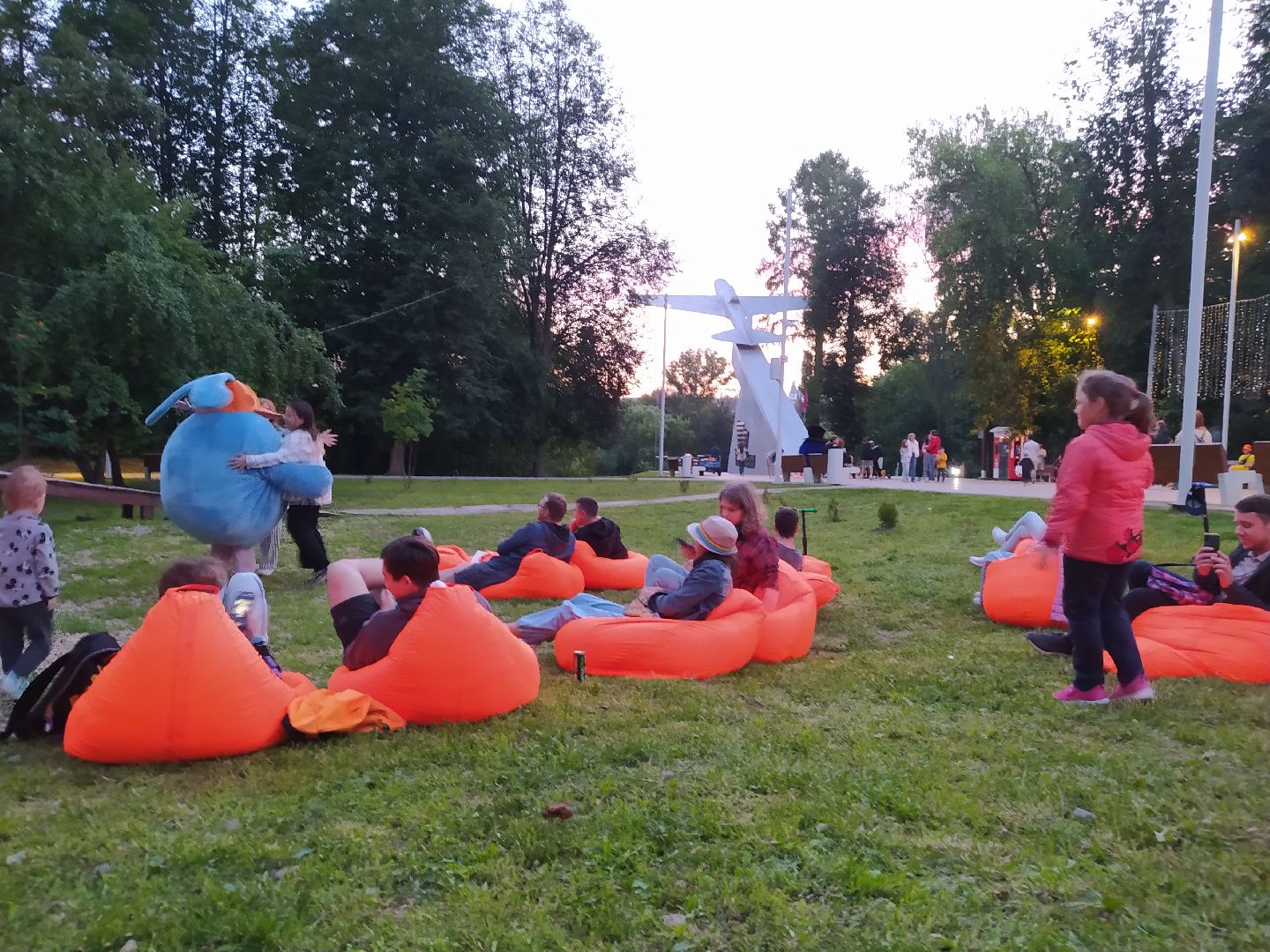 Истра, смешарики, парк, ночь