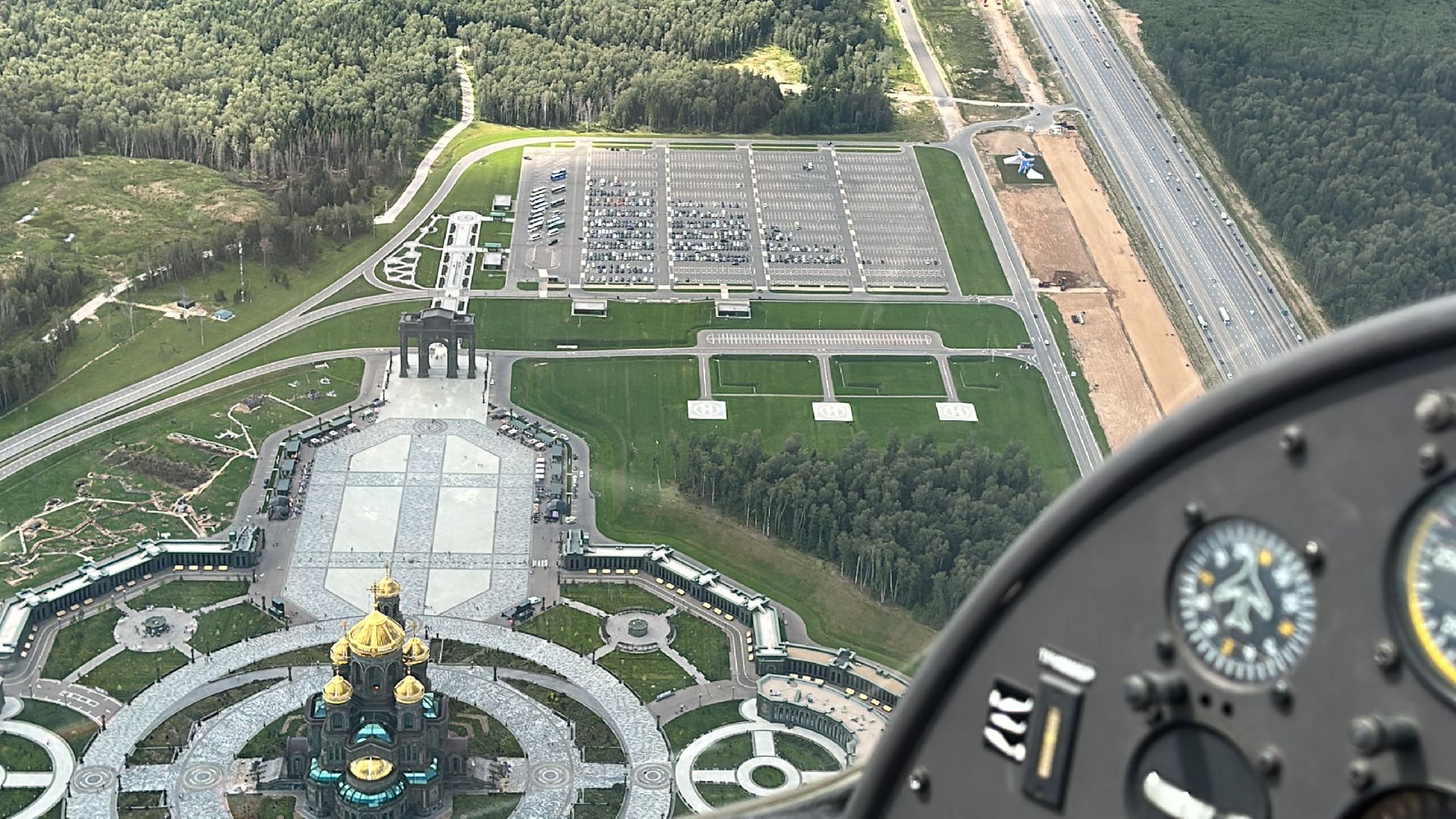 Храм вооружённых сил России, частный пилот, частная авиация, поиск людей, женщина -лётчик, Skyleader-500, парк «Патриот», Кубинка