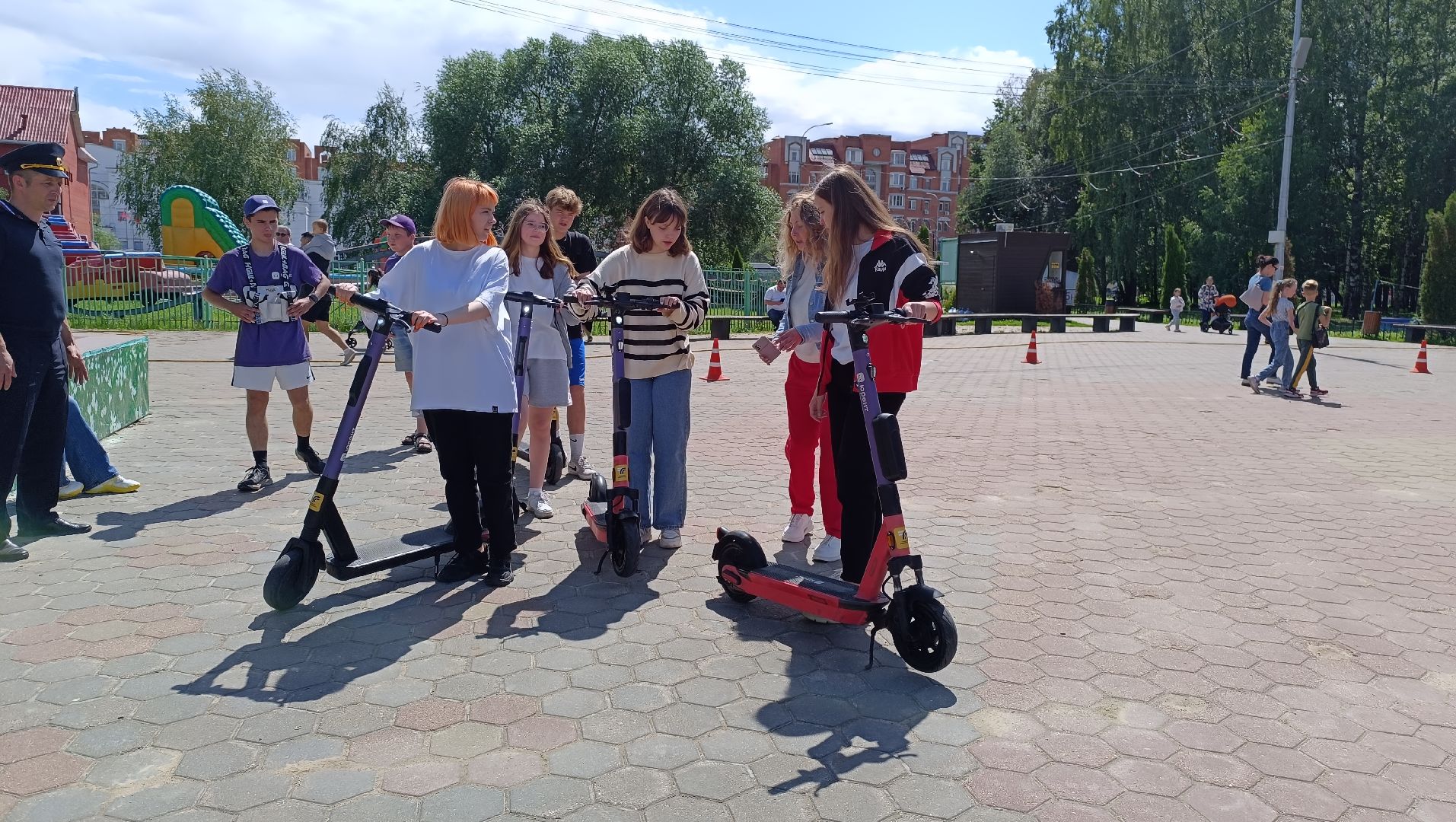 Лобня, парк, самокат