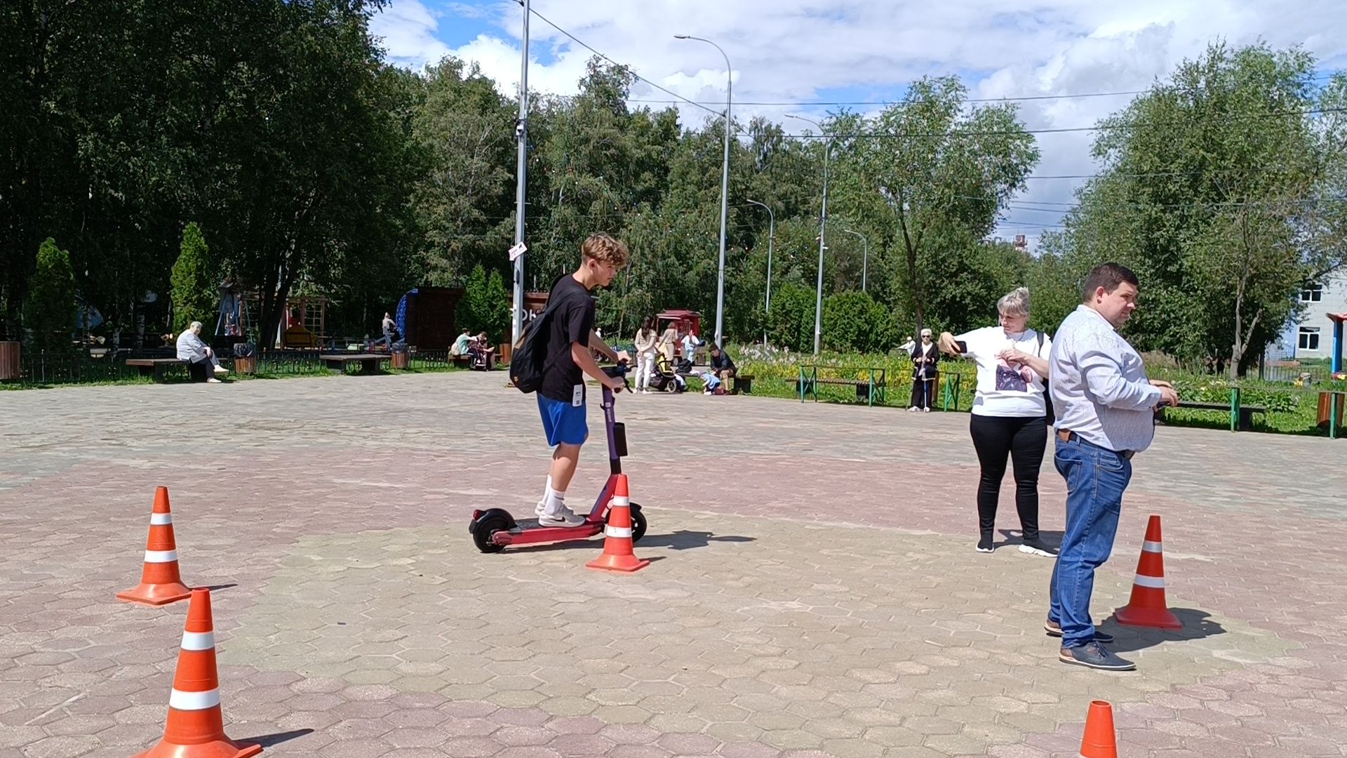 Лобня, парк, самокат