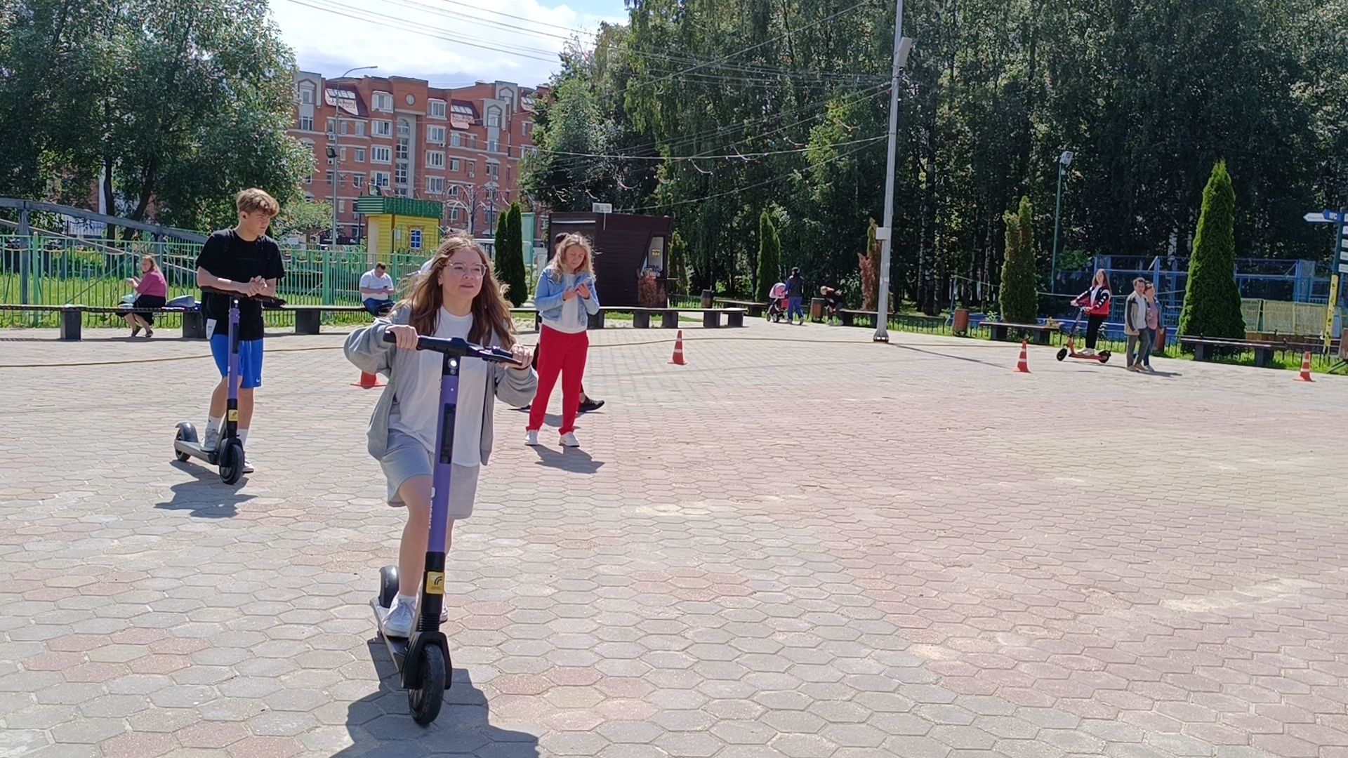 Лобня, парк, самокат