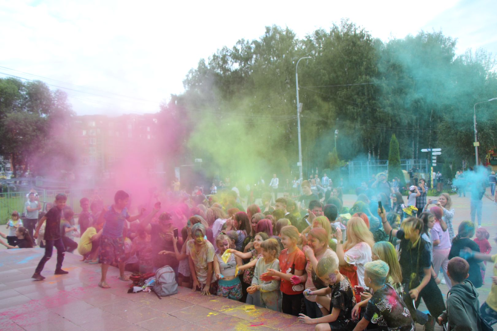 Лобня, краски, фестиваль