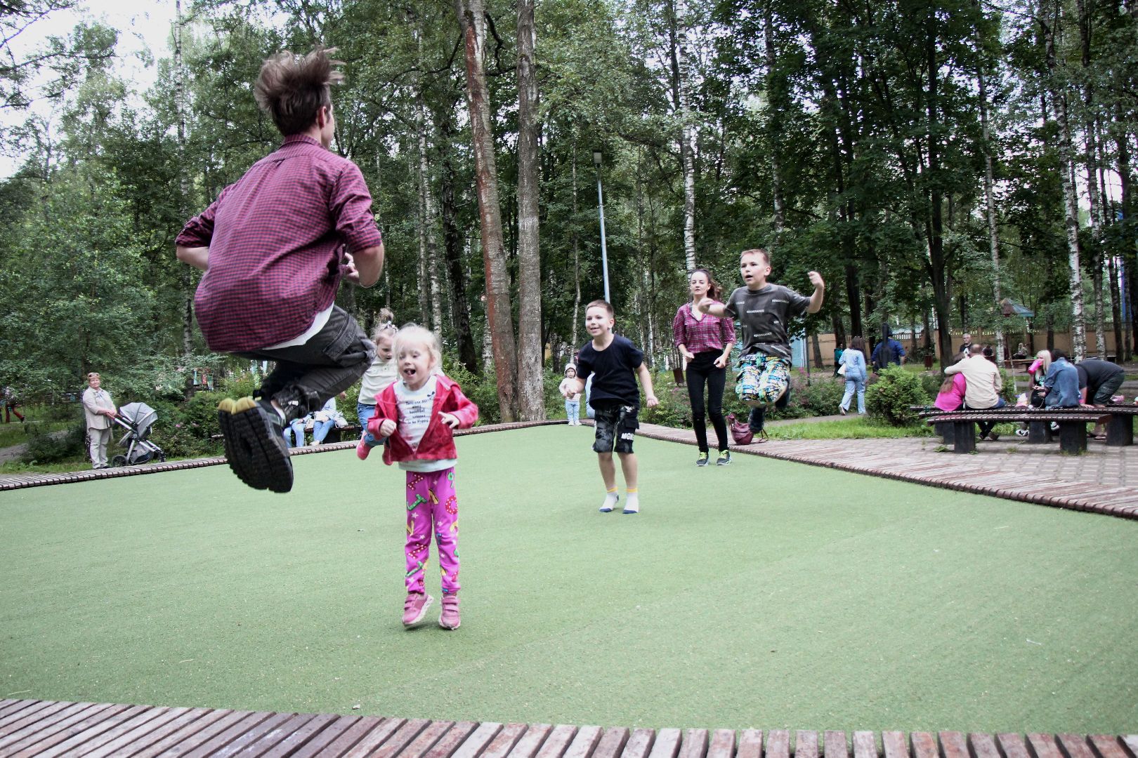 Лобня, парк, танцы