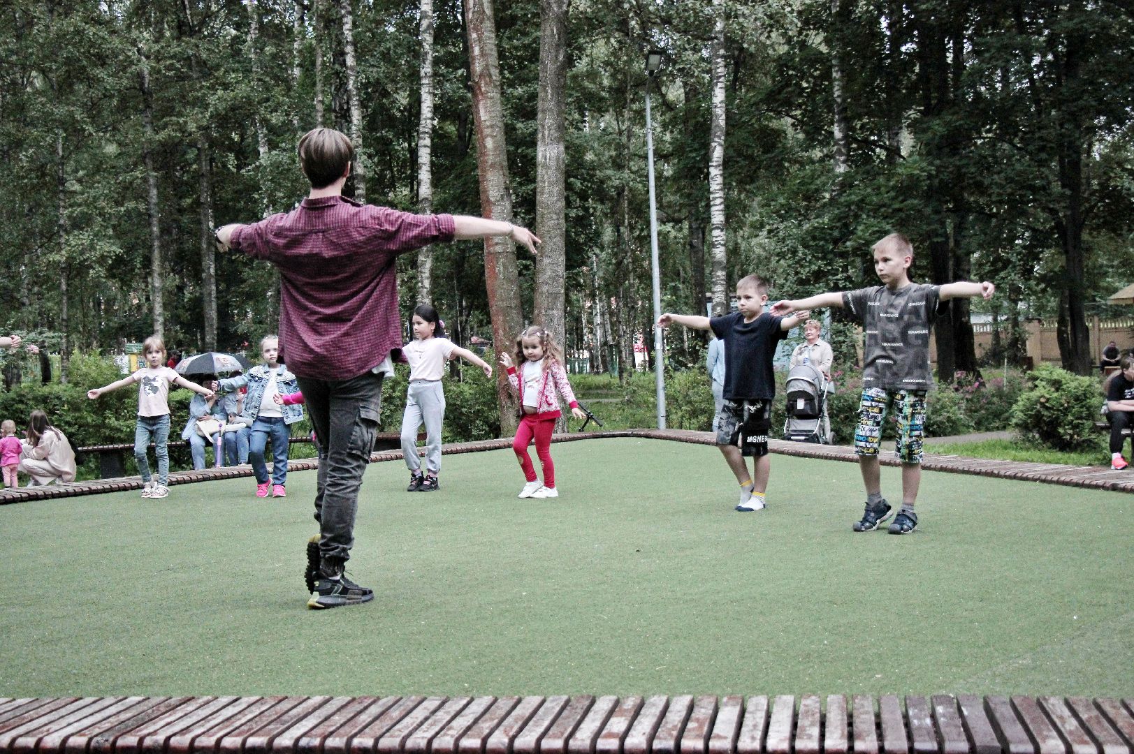 Лобня, парк, танцы