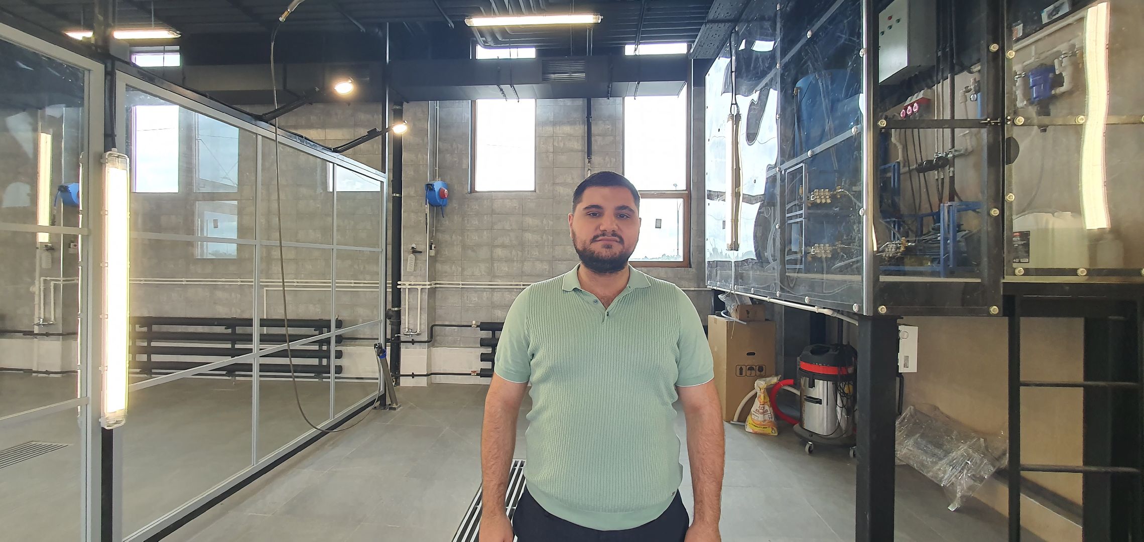 мкр. Южный, стеклянное здание, Домодедово