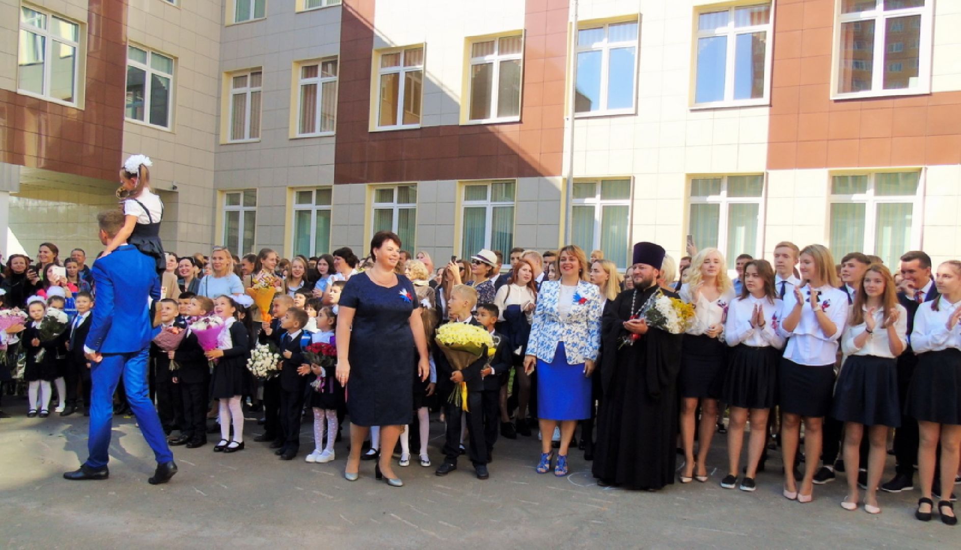 Звенигород, социальная защита, многодетные семьи, выплата малообеспеченным многодетным на школьную форму