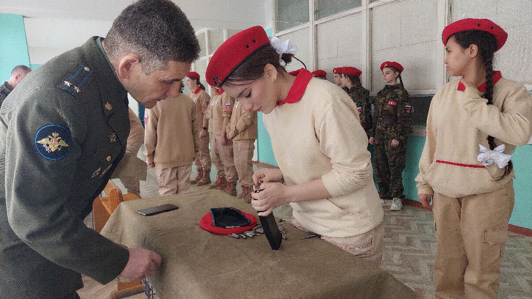 школьники, юнармия, игра, дети, Девушки в погонах, спорт