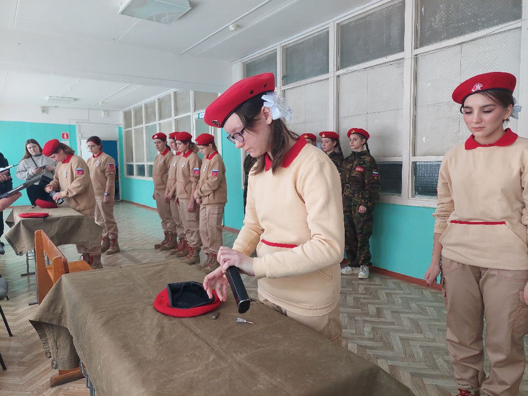 школьники, юнармия, игра, дети, Девушки в погонах, спорт