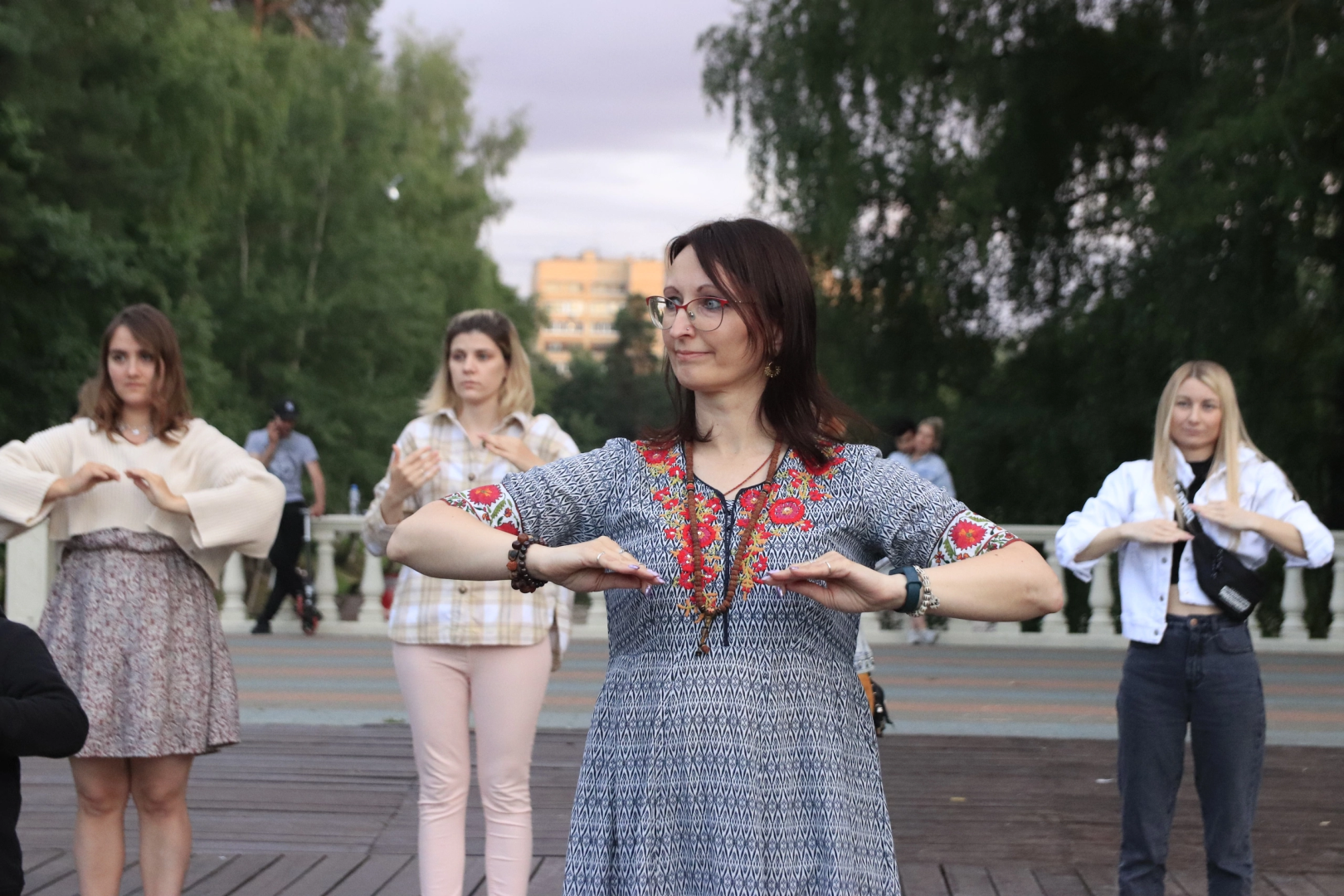 Культура, танцы, искусство,парки,лето в Подмосковье,восточные танцы