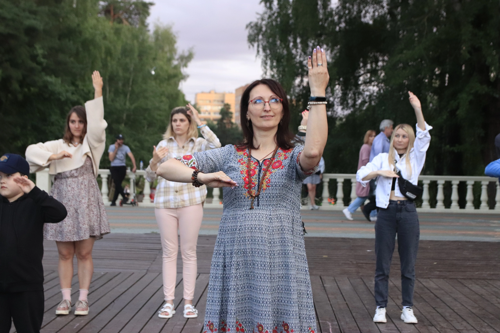 Культура, танцы, искусство,парки,лето в Подмосковье,восточные танцы