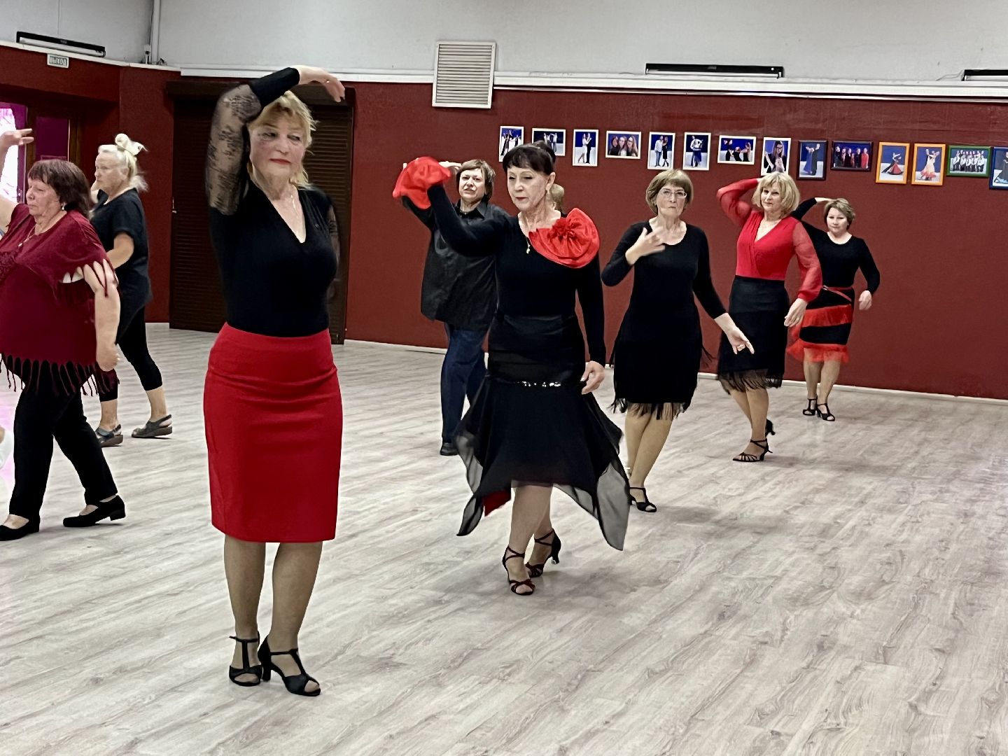 Наро-Фоминск, активное долголетие, культура Подмосковья, бальные танцы, джайв, кадриль, ЦДК «Звезда»