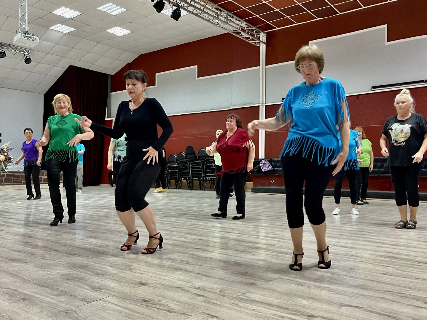 Наро-Фоминск, активное долголетие, культура Подмосковья, бальные танцы, джайв, кадриль, ЦДК «Звезда»