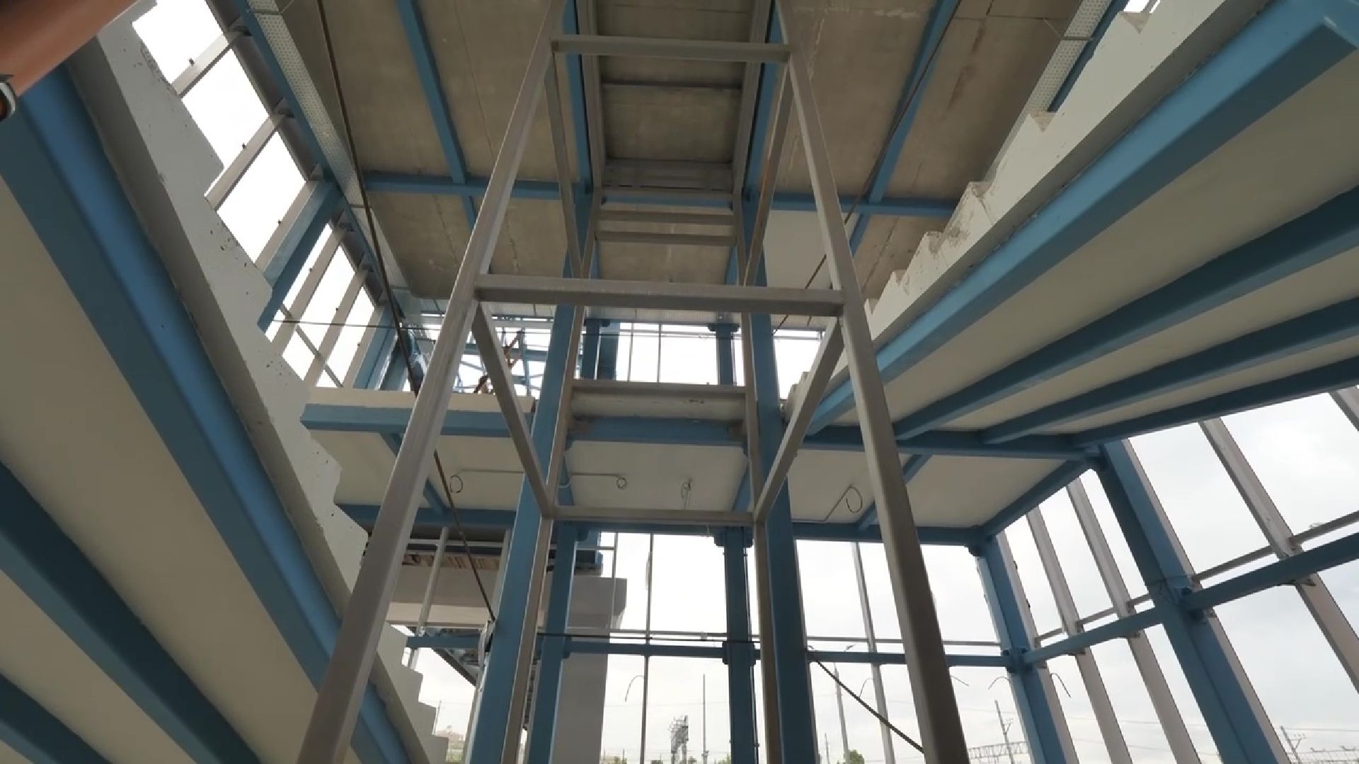 Реутов, строительство, переход, над землёй