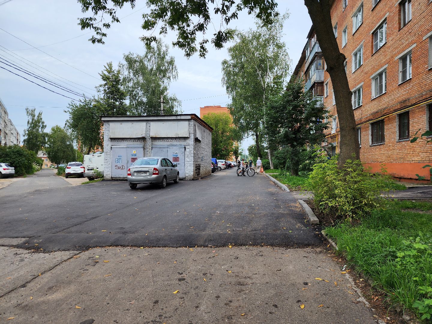 Павловский Посад, городской округ Павловский Посад, благоустройство, асфальт, дом, двор, жители