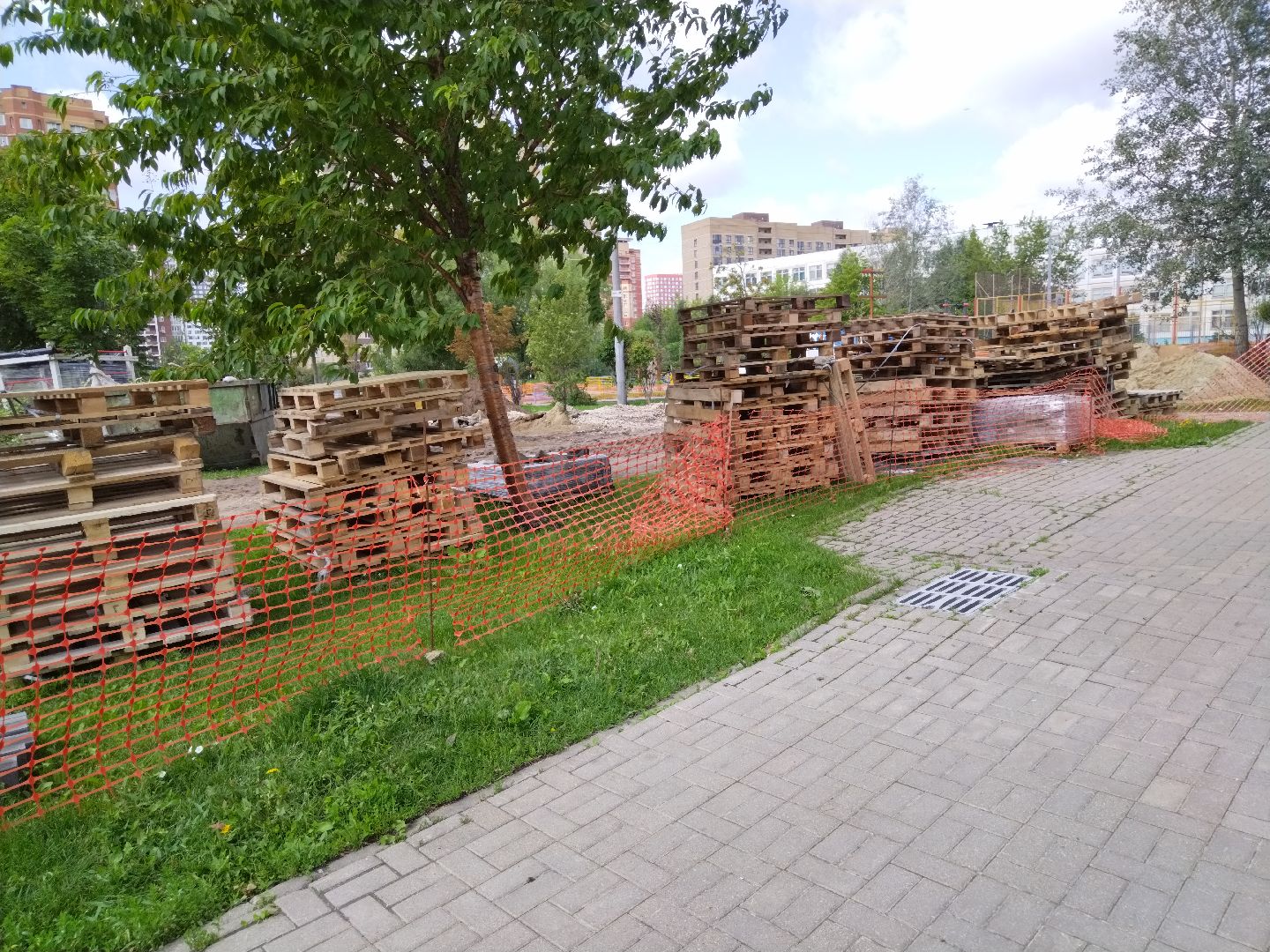 Мытищи, Ядреевский пруд, благоустройство, сквер на улице Колпакова