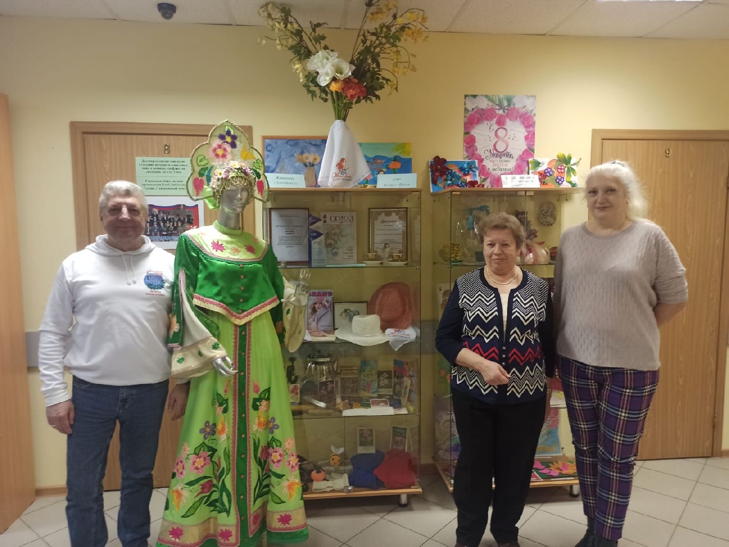 Долгопрудный, общественники, выставки, манекен