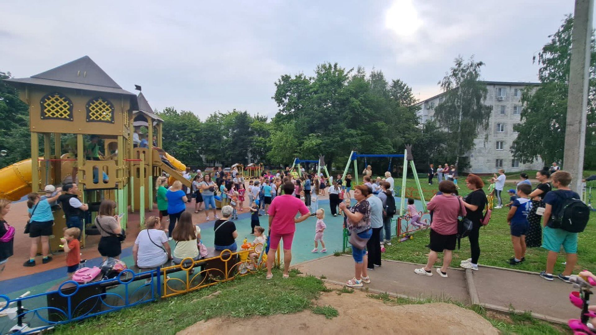 Чехов, праздник, ЖКХ, жители, двор, дети