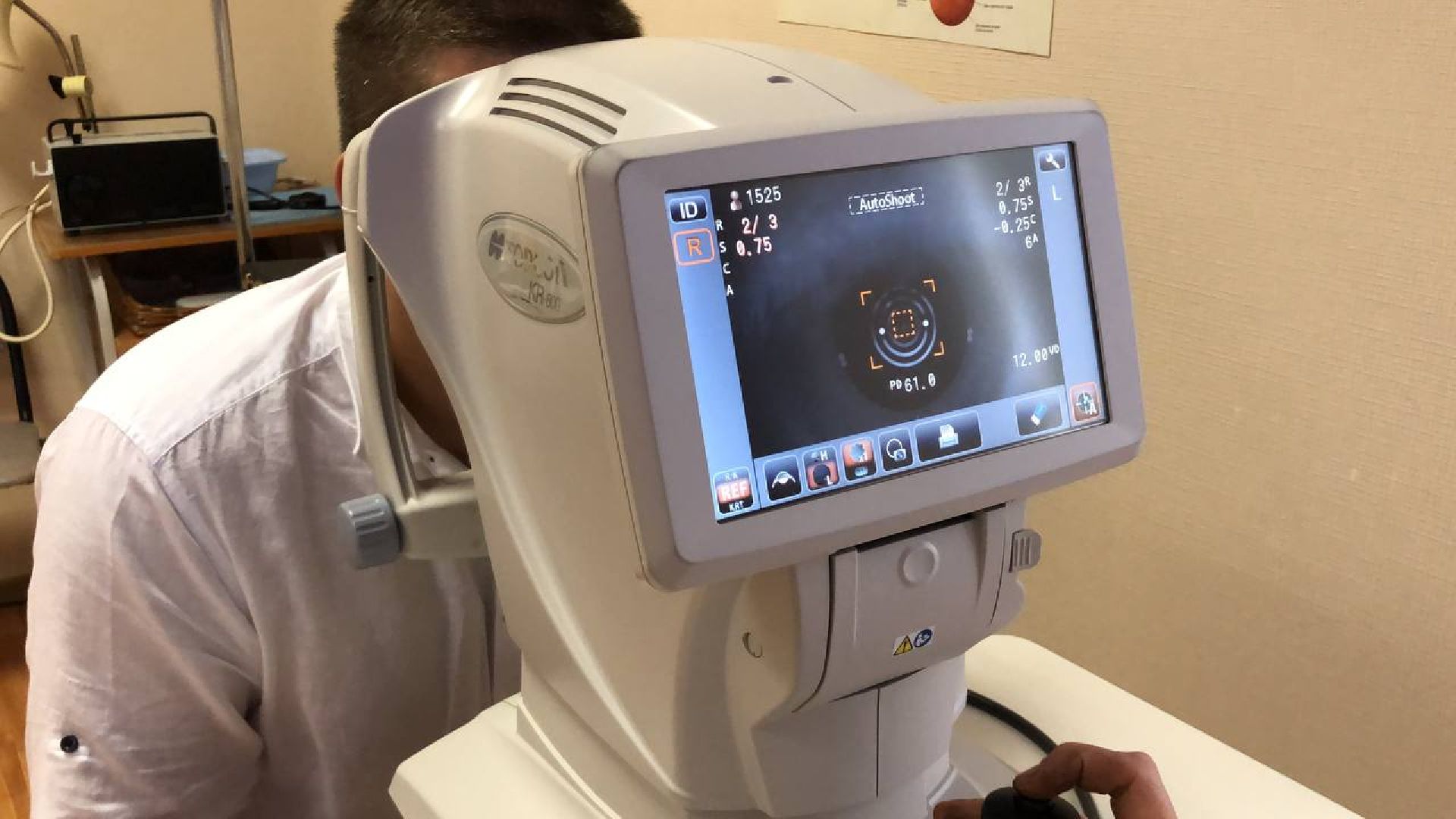 Руза, новое оборудование, офтальмолог, рефрактометр, пневмотонометр