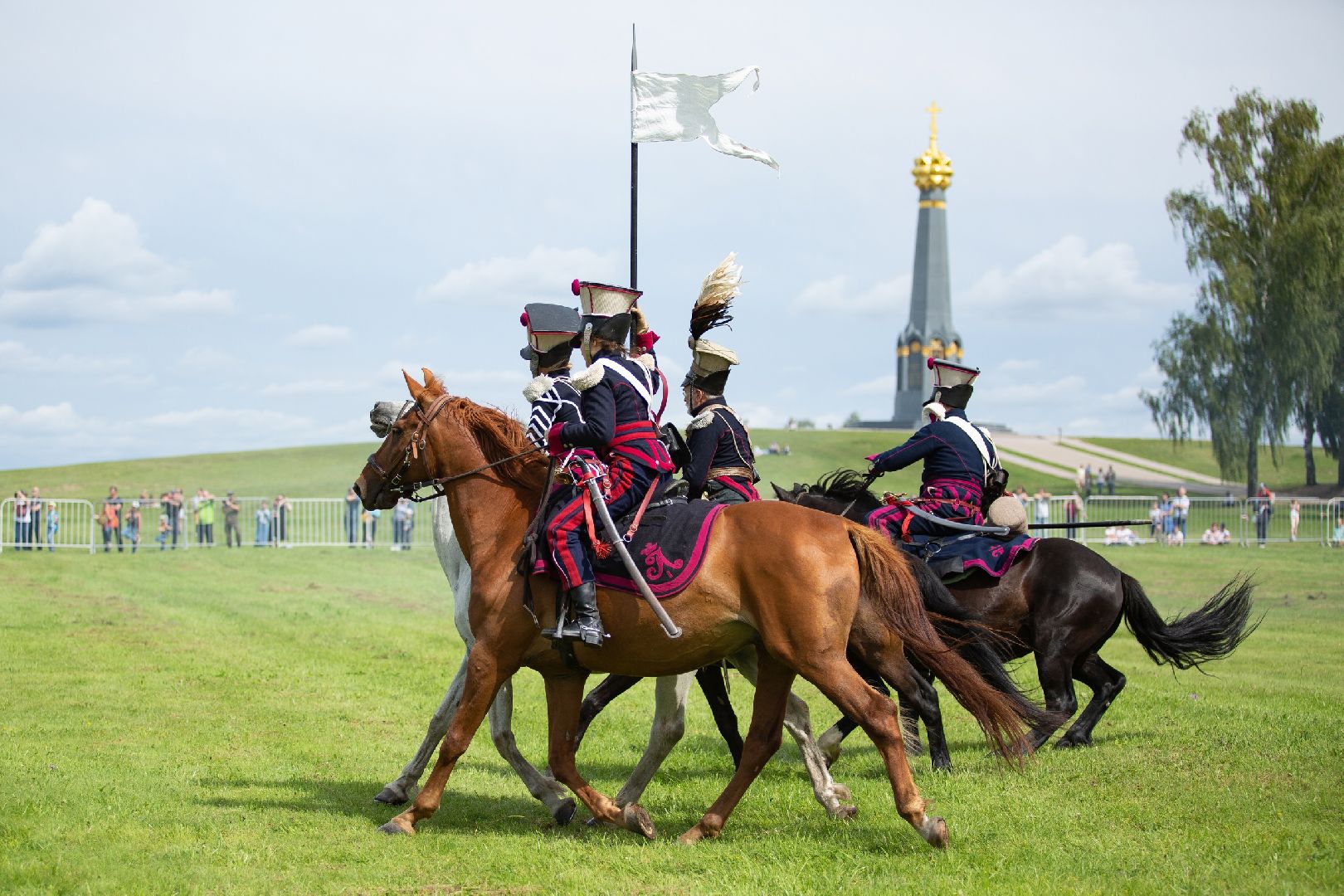 Можайск, Можайский городской округ, Подмосковье, фестиваль, партизаны, Бородинское поле, реконструкторы, Денис Давыдов, бой