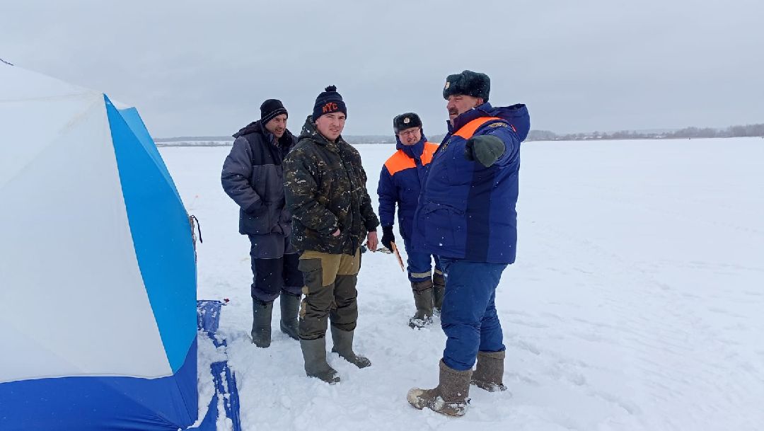 МЧС, спасатели, зимняя рыбалка, тонкий лед, Руза