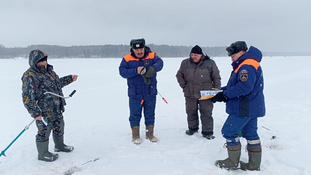 МЧС, спасатели, зимняя рыбалка, тонкий лед, Руза